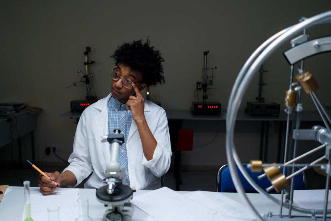 Image of a student in the lab